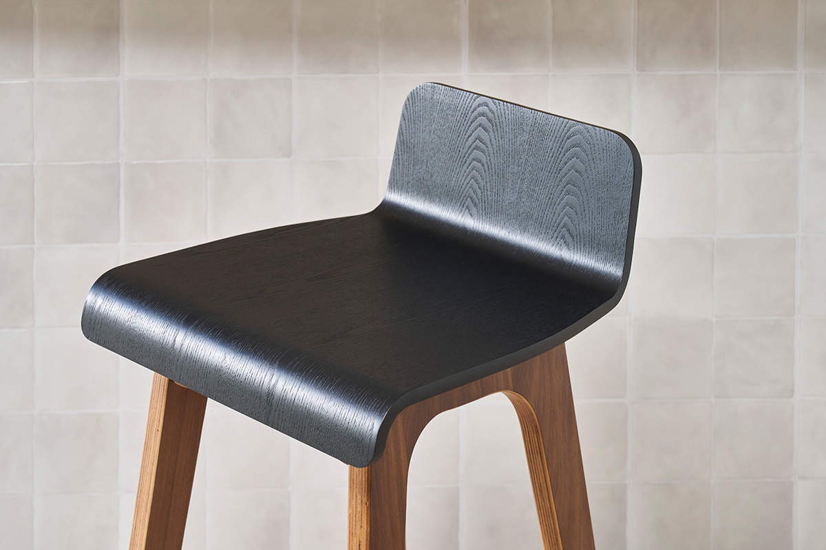 Sgabelli da bar scandinavi noce e nero H65 cm (set di 2) BALTIK