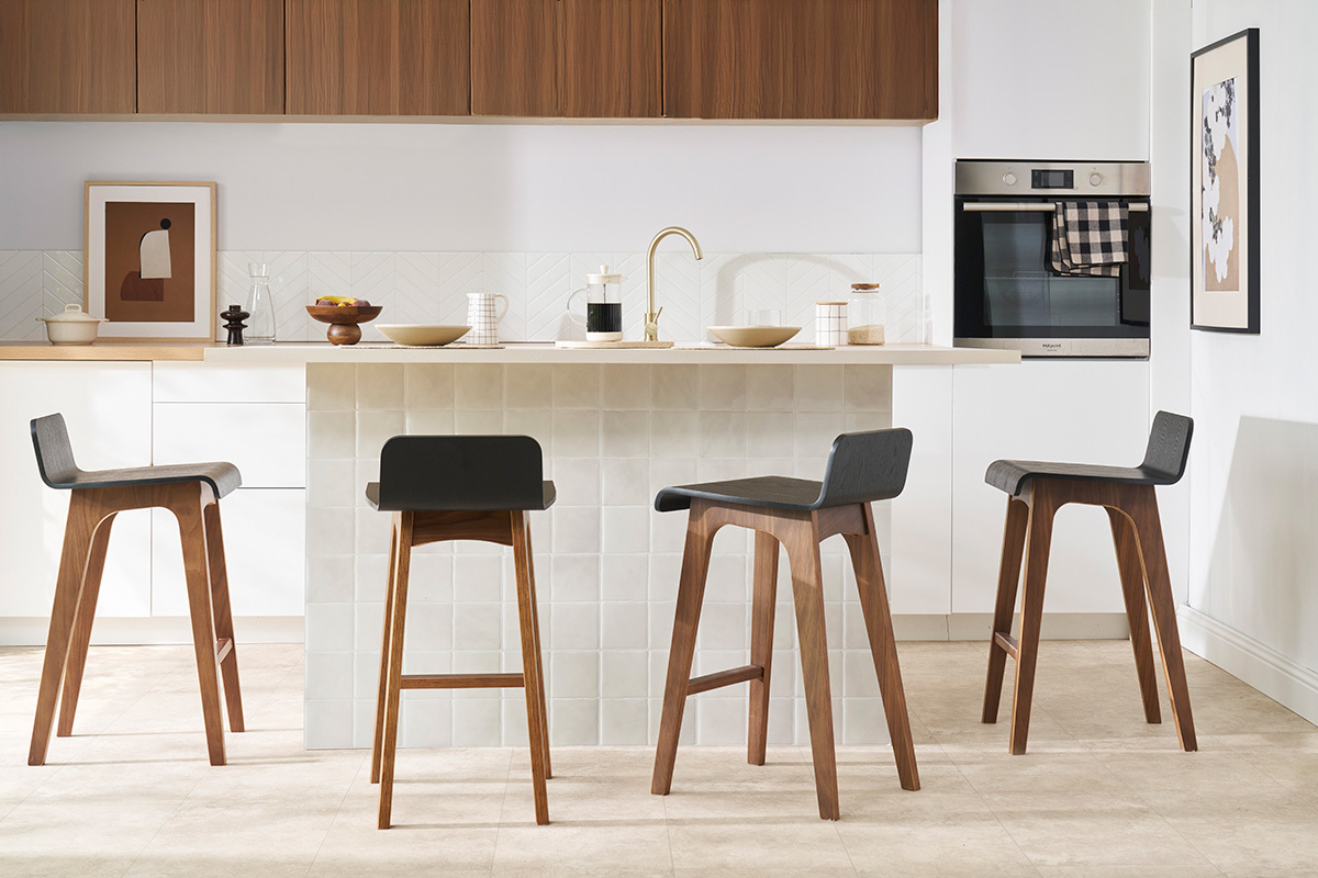 Sgabelli da bar scandinavi noce e nero H65 cm (set di 2) BALTIK