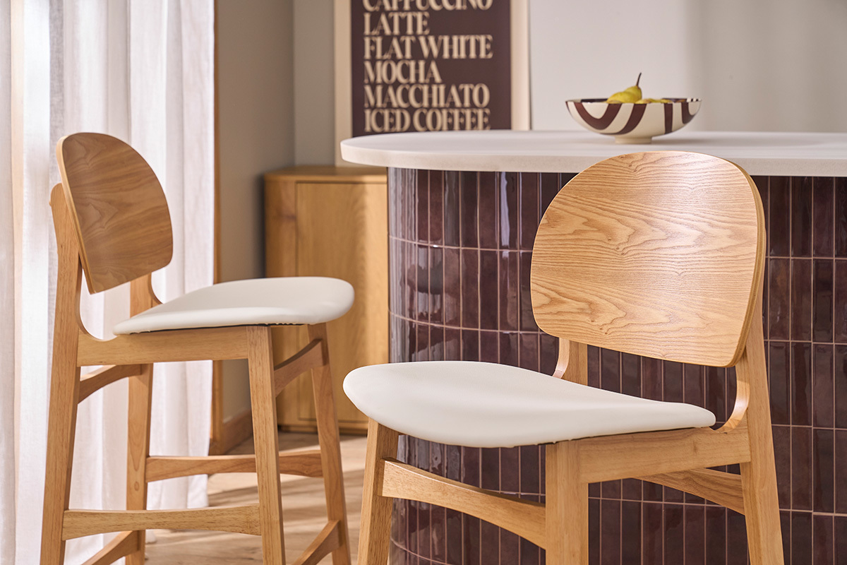 Sgabelli scandinavi in legno chiaro frassino e bianco (lotto di 2) ELTON