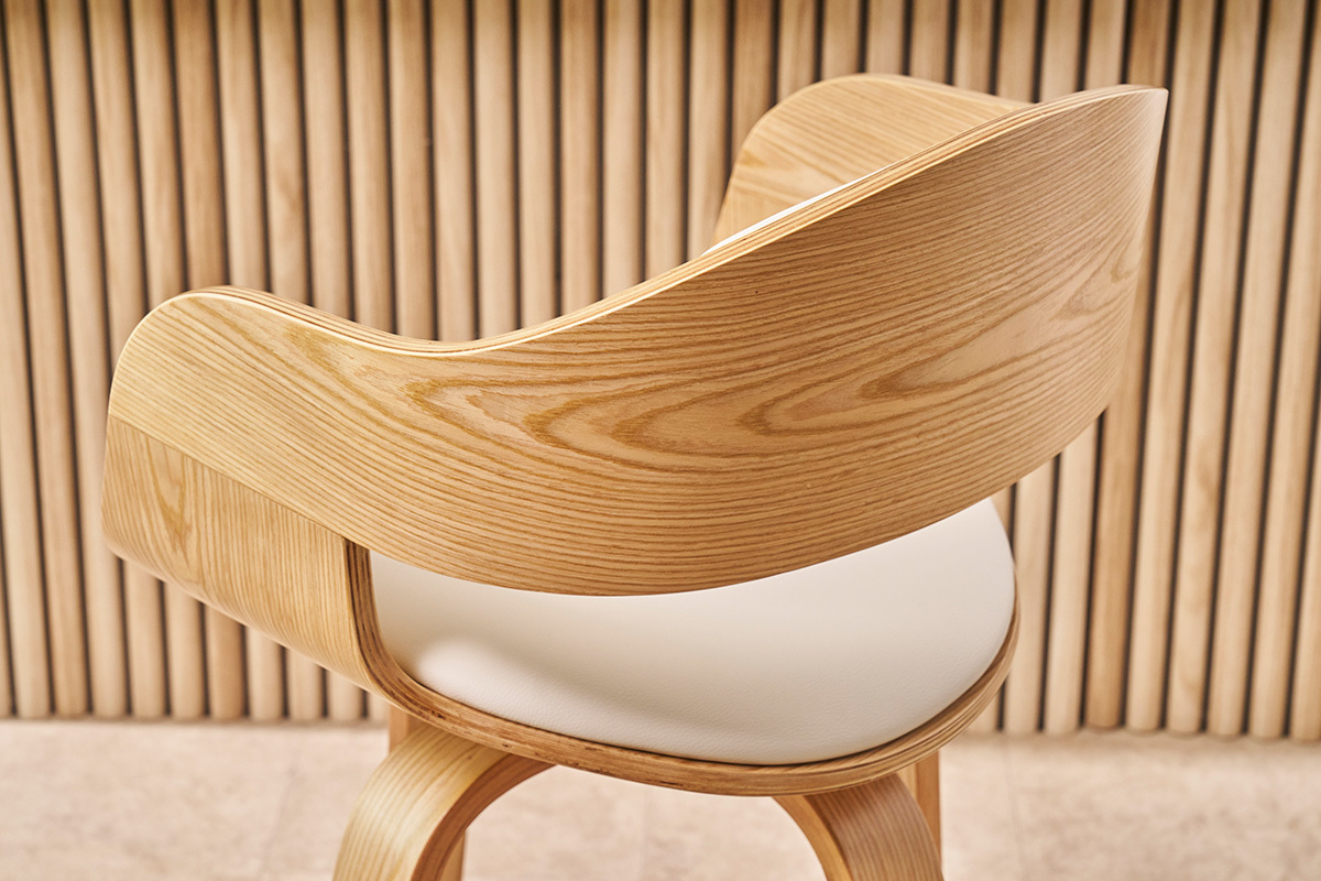 Sgabello da bar design girevole bianco e legno chiaro H67 cm GAO
