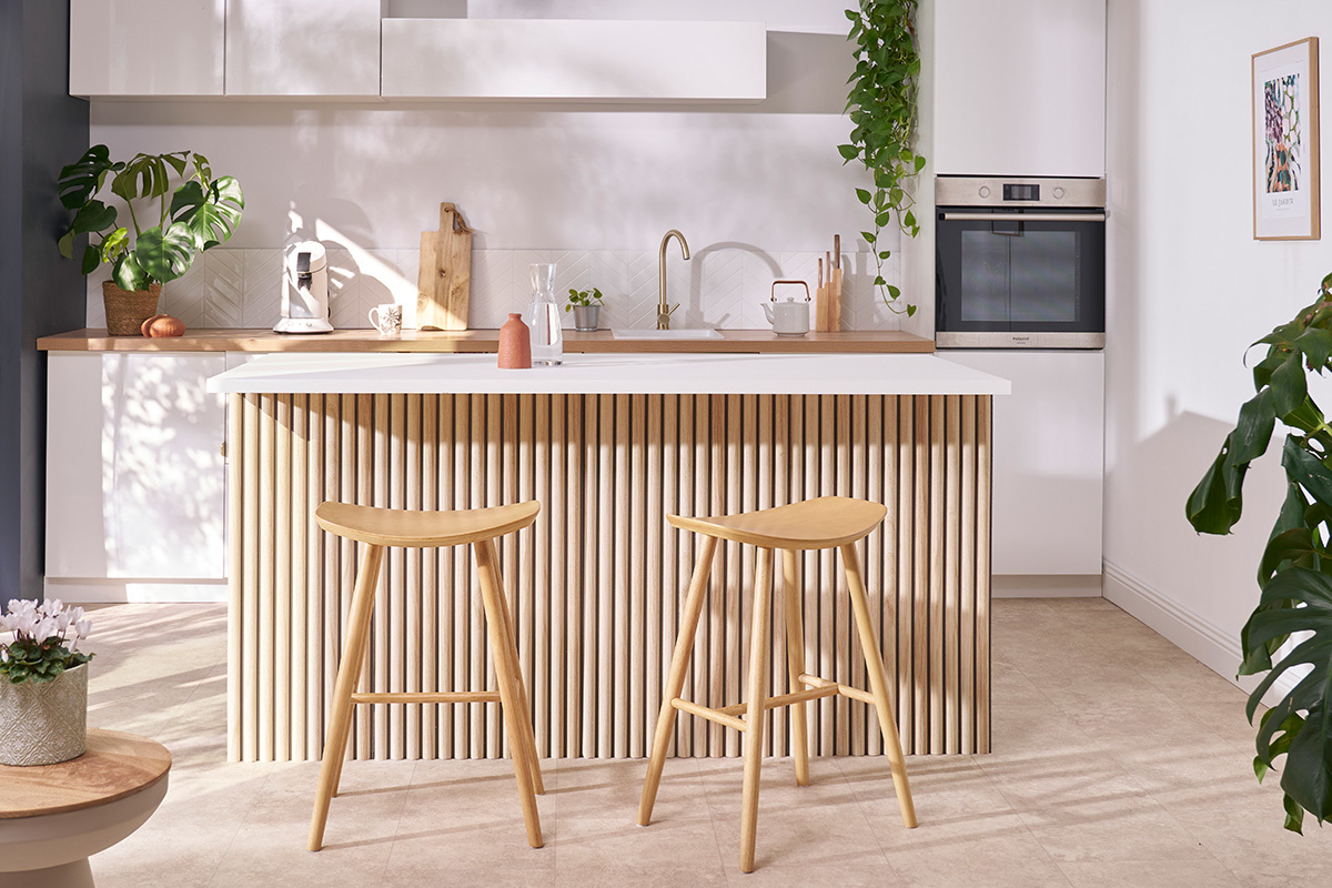Sgabello da bar design in legno chiaro H65 cm DEMORY