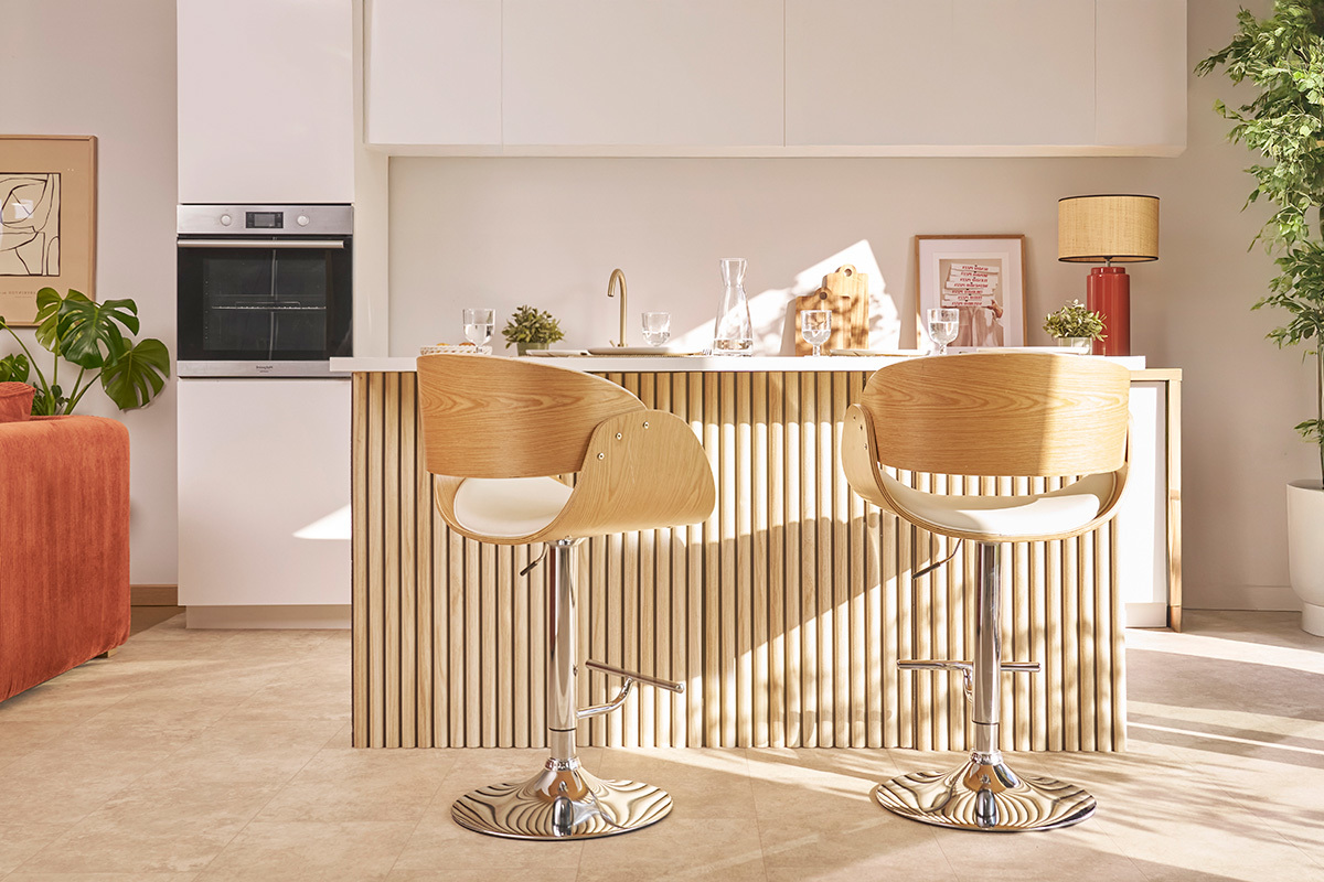 Sgabello da bar design regolabile bianco e legno chiaro BENT