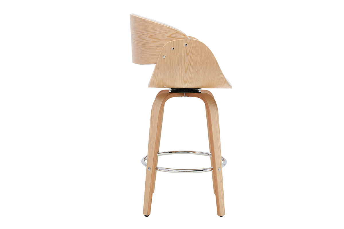 Sgabello da bar girevole in tessuto beige, vista di profilo, base in legno chiaro e poggiapiedi in metallo cromato.