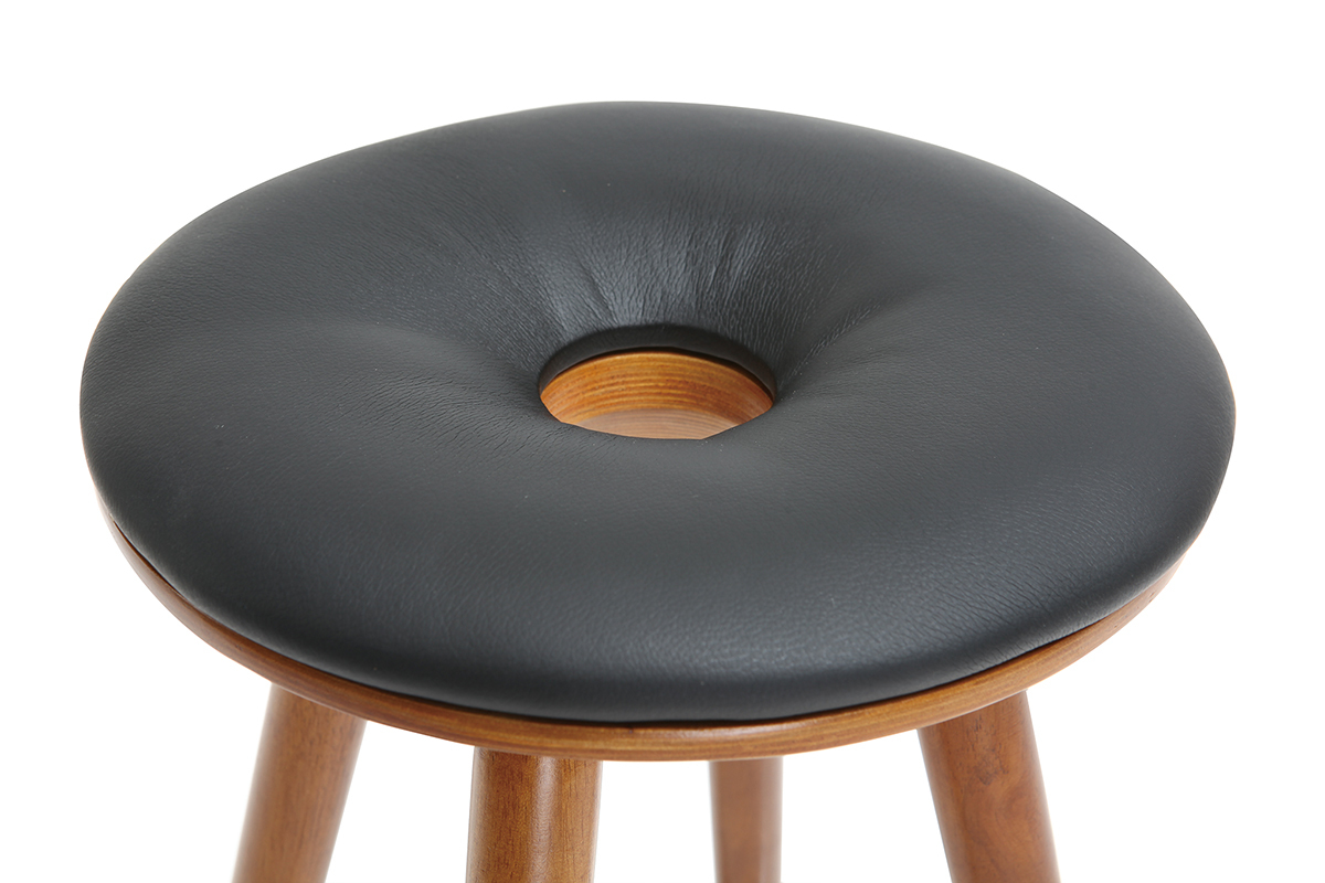 Sgabello da bar scandinavo 65cm PU nero piedi noce NORDECO