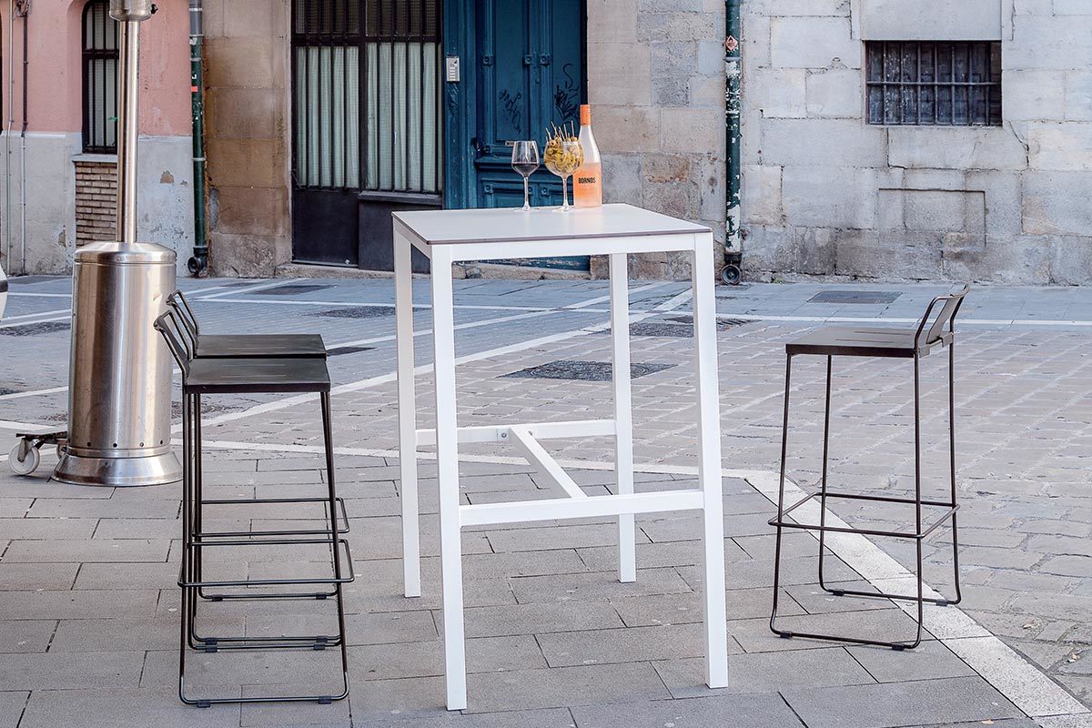 Sgabello da giardino design metallo rosso 76cm TENERIFE