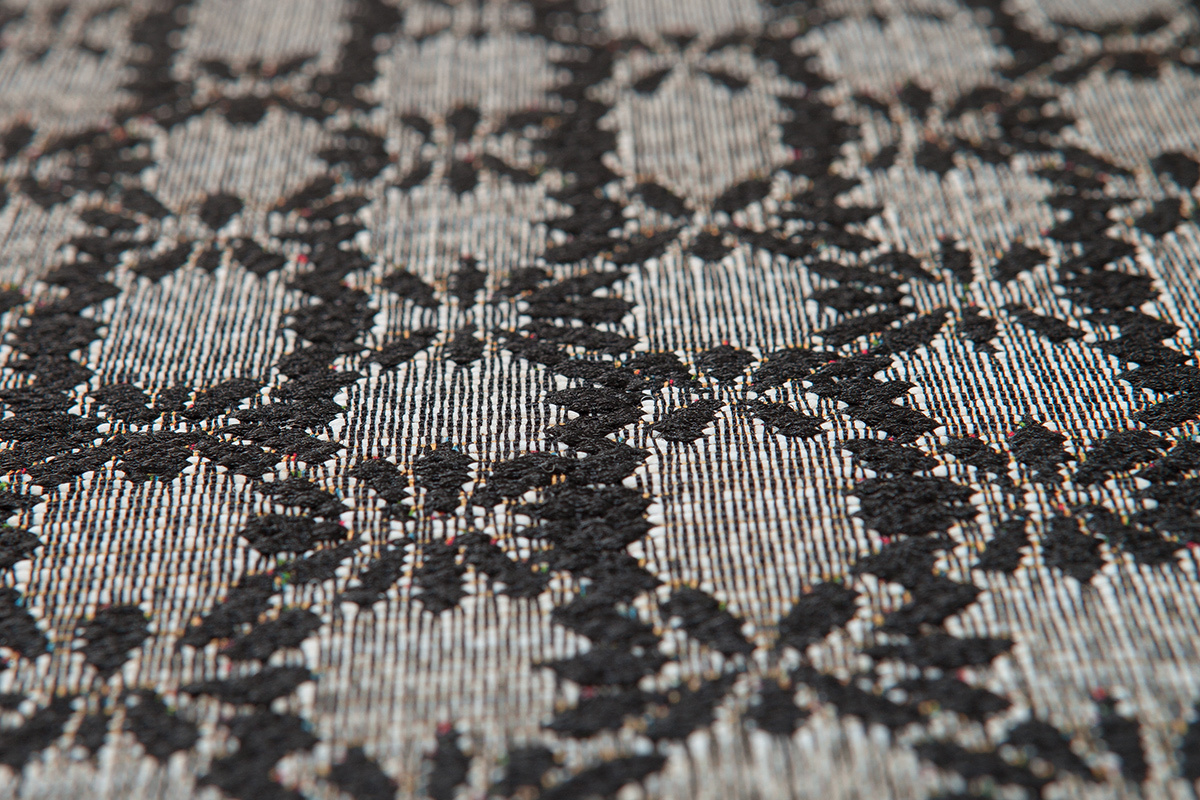 Tappeto di colore grigio misura 120x170 cm modello OASIS