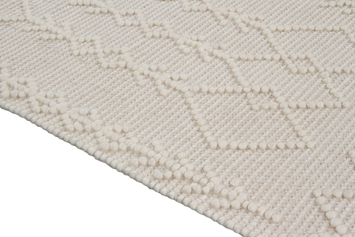 Tappeto tessuto a mano cru con motivi a rilievo e frange 60 x 120 cm DENALI