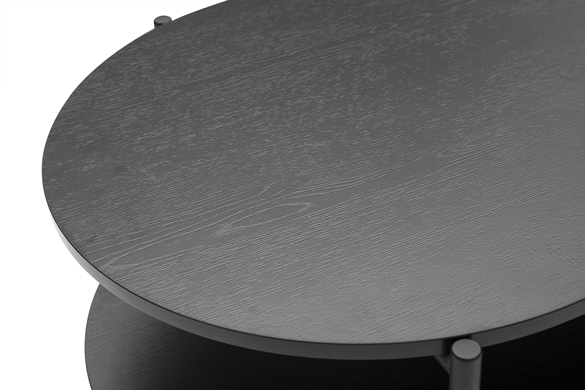 Tavolino basso ovale in legno nero con ripiano superiore e inferiore, vista ingrandita.