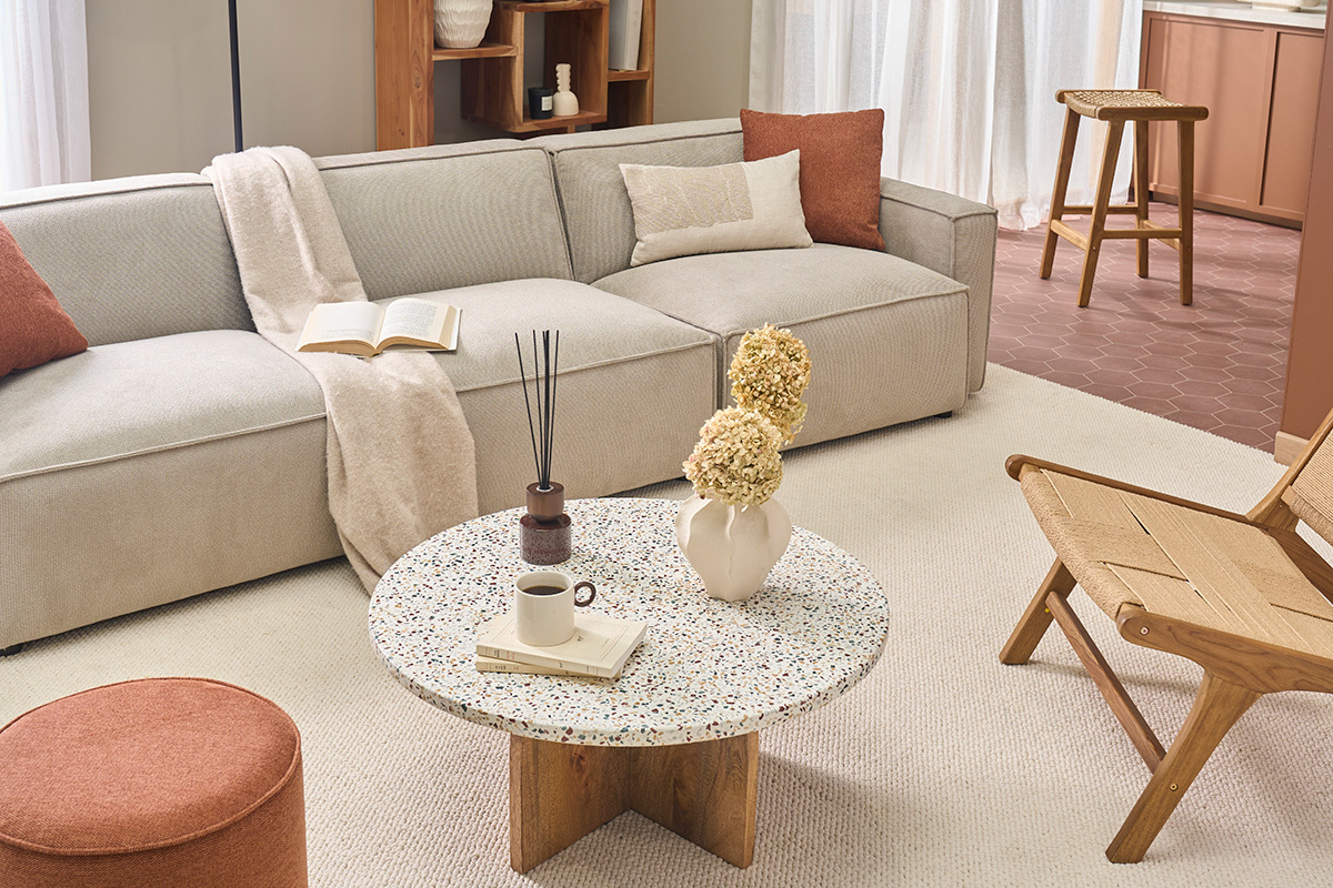 Tavolino basso rotondo in terrazzo e legno chiaro di mango massiccio D79.5 cm NESSA