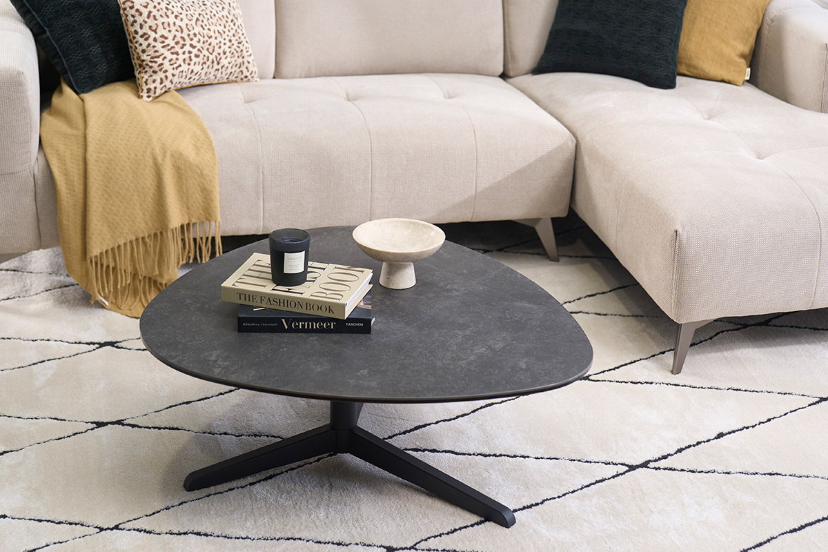 Tavolino da caff� design in ceramica nera e metallo L100 cm LEWA