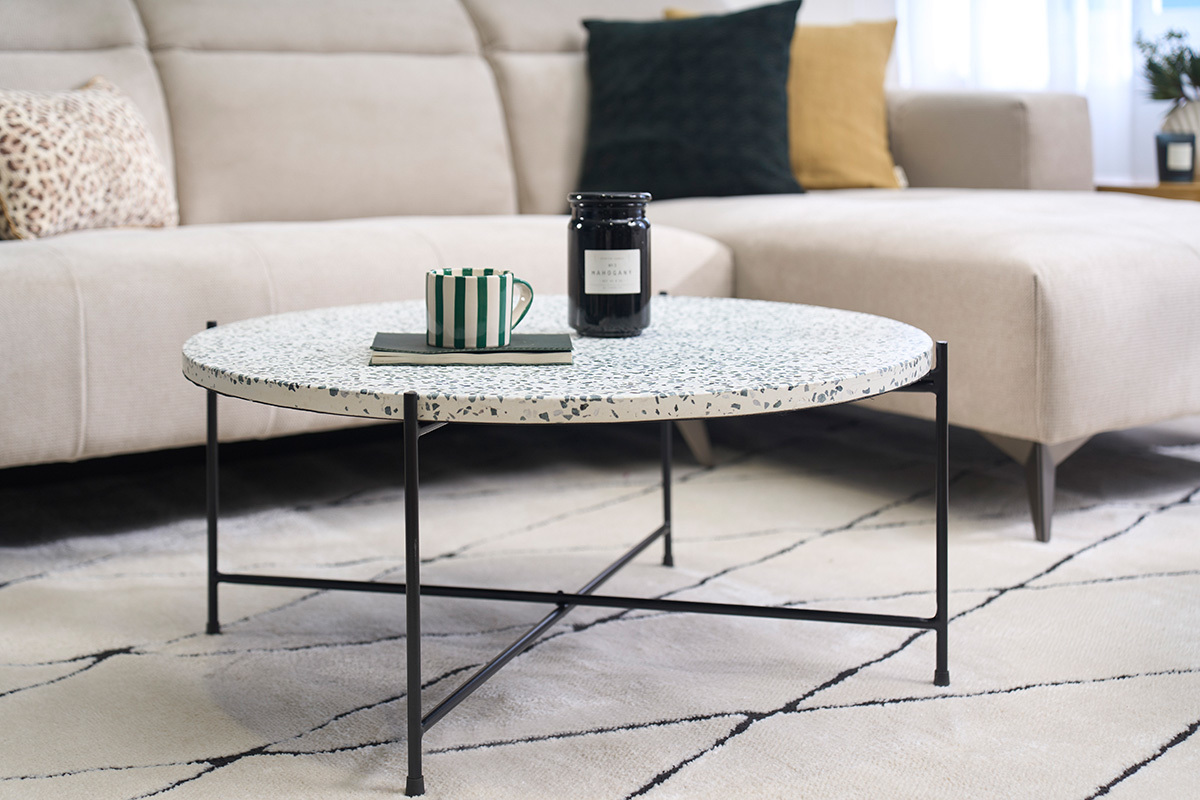 Tavolo basso rotondo design in terrazzo e metallo nero D81 cm MEZZO