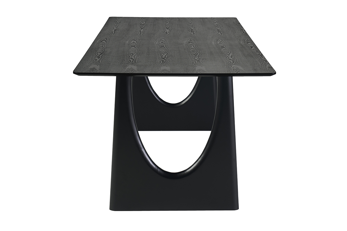 Tavolo da pranzo rettangolare nero KUALA visto di profilo, piano in impiallacciatura di frassino, gambe in legno massiccio.