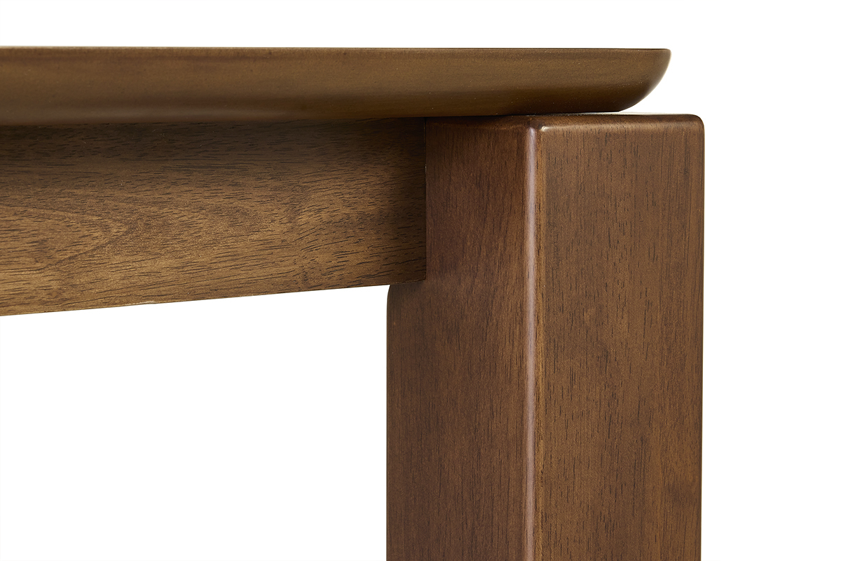 Tavolo da pranzo quadrato in legno scuro, vista dettagliata sul piano e su una gamba.