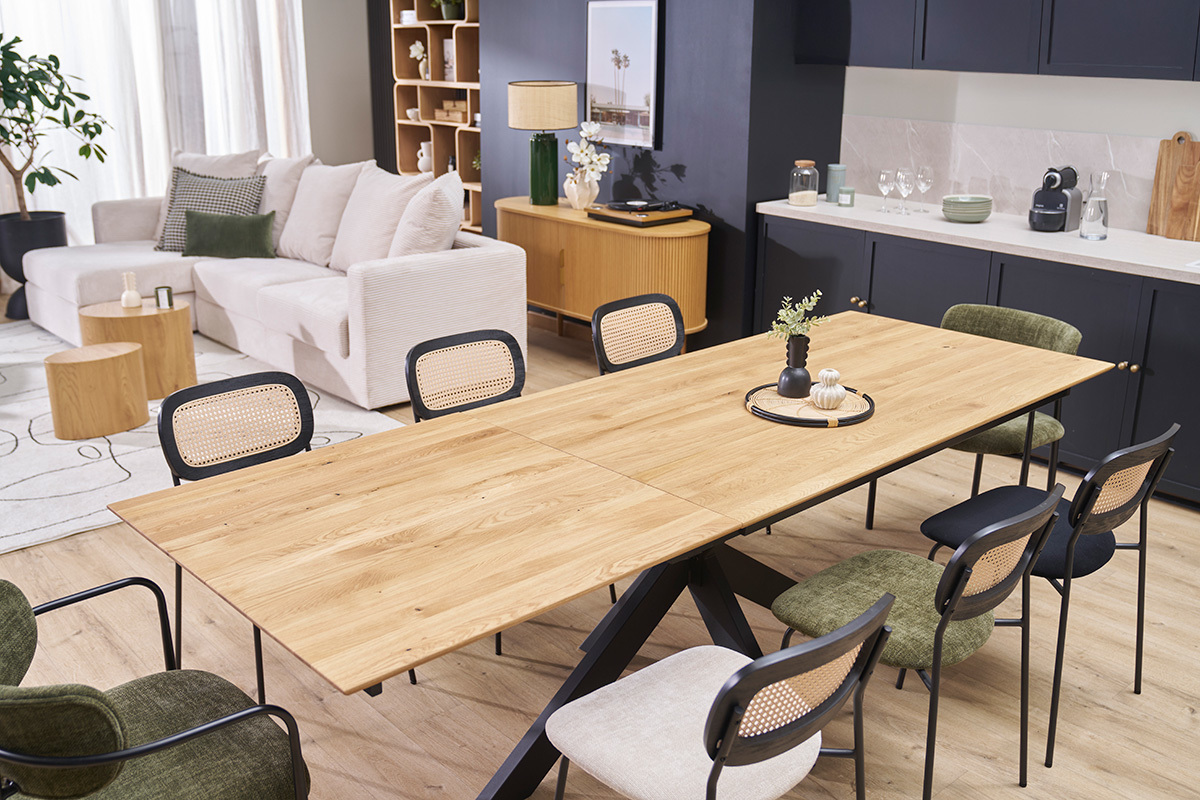 Tavolo da pranzo rettangolare allungabile con allunga integrata in legno chiaro di rovere massiccio L160-245 cm AGATA