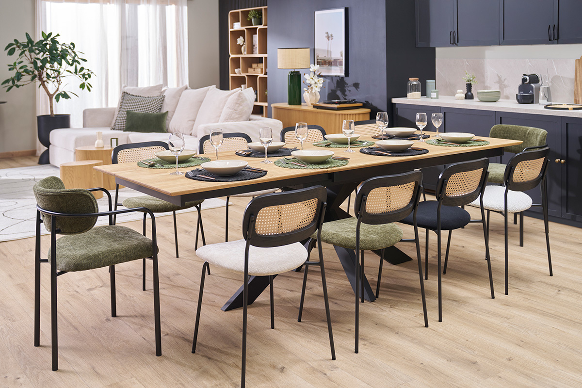 Tavolo da pranzo rettangolare allungabile con allunga integrata in legno chiaro di rovere massiccio L160-245 cm AGATA