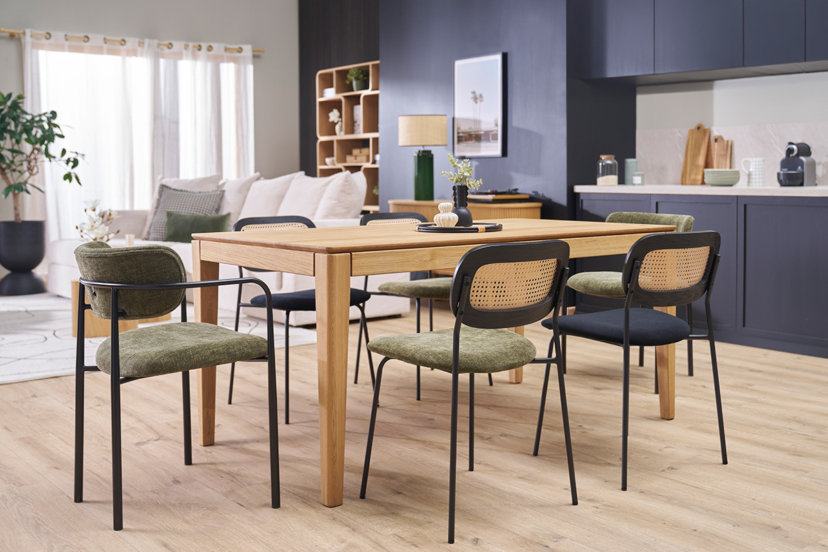 Tavolo da pranzo rettangolare allungabile con prolunga integrata in legno chiaro di rovere massiccio L160-245 cm NELYA