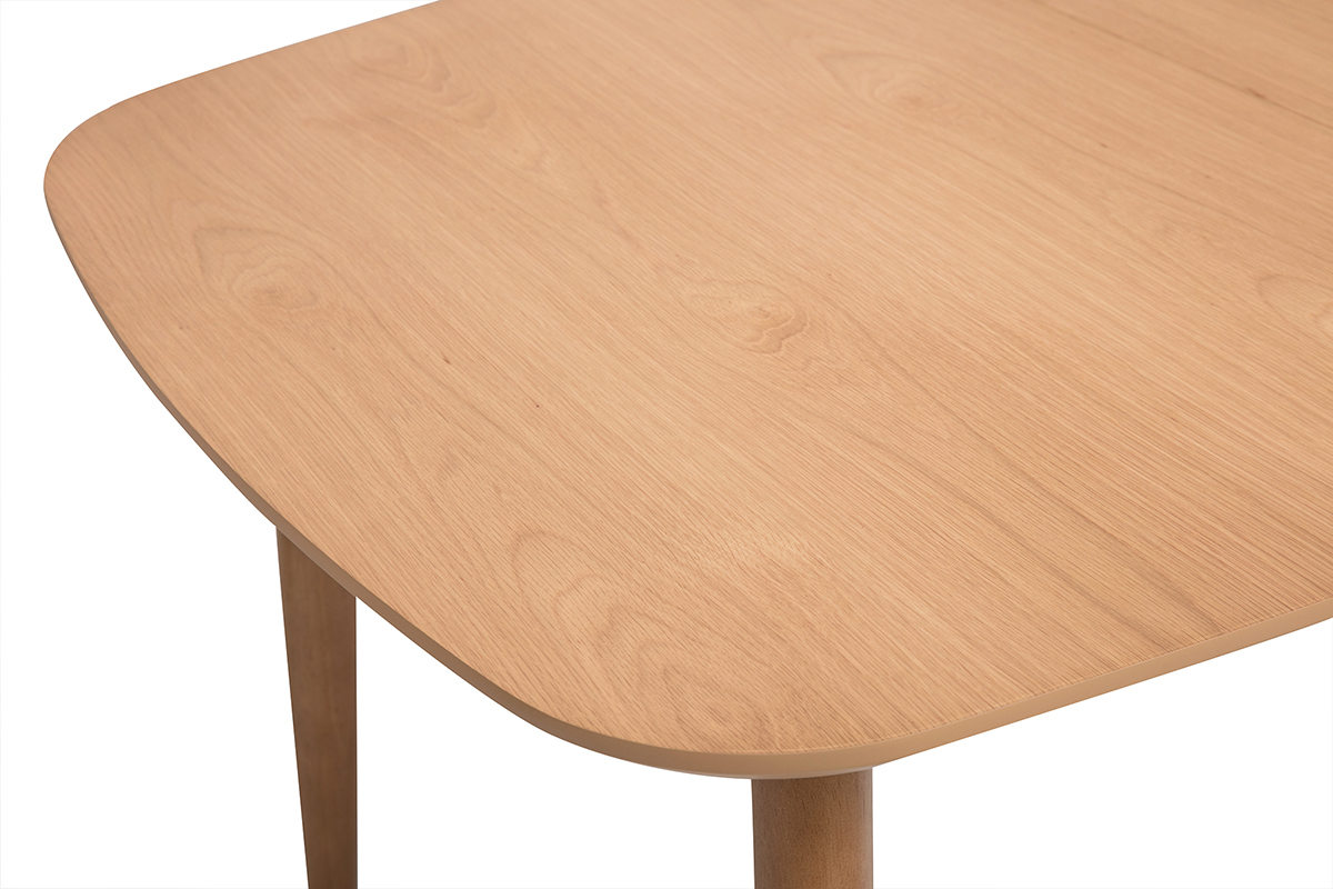 Tavolo da pranzo HELMA in legno chiaro, vista dall'alto, angolo arrotondato, gambe in hevea.