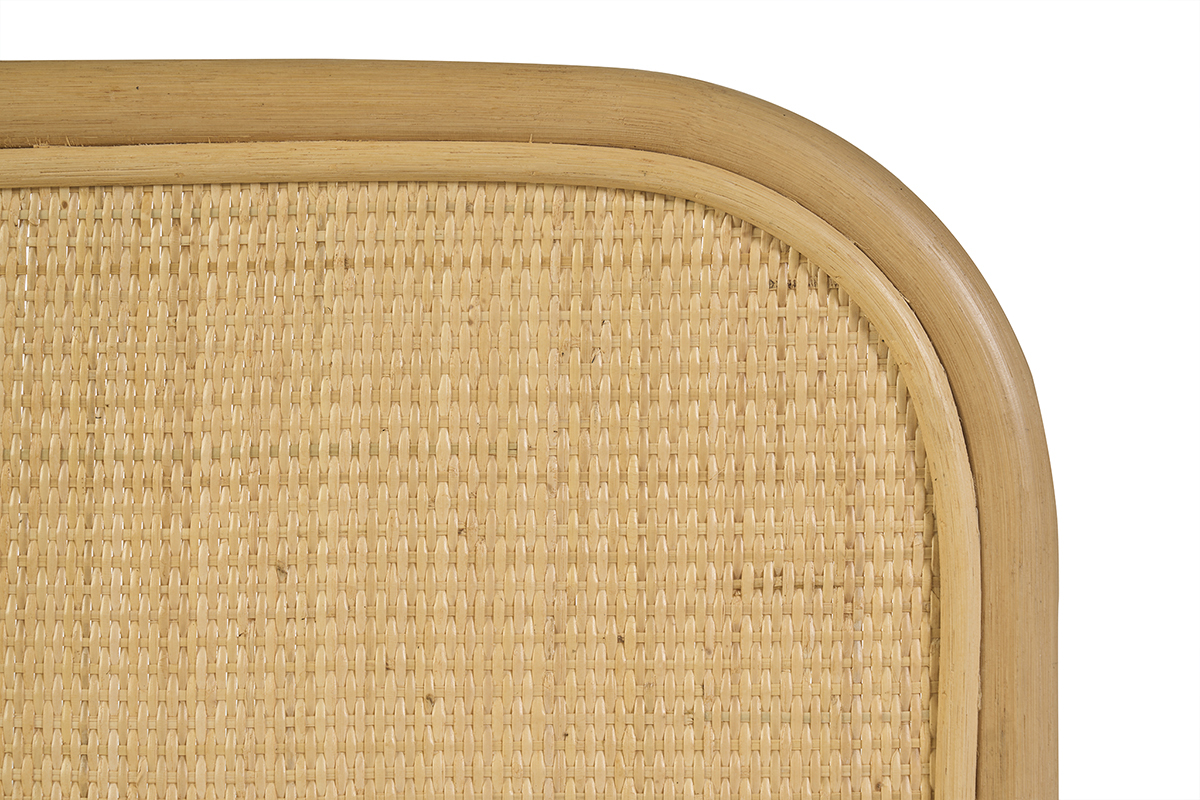 Dettaglio della testiera in canna di rattan e rattan con angoli arrotondati, vista ravvicinata